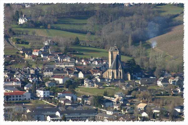 photo de l'église de Monein et du village