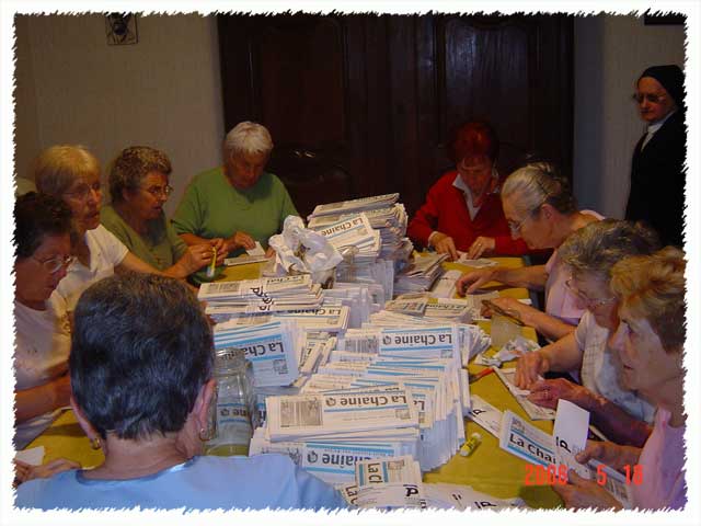 photo de la mise sous bandes du journal